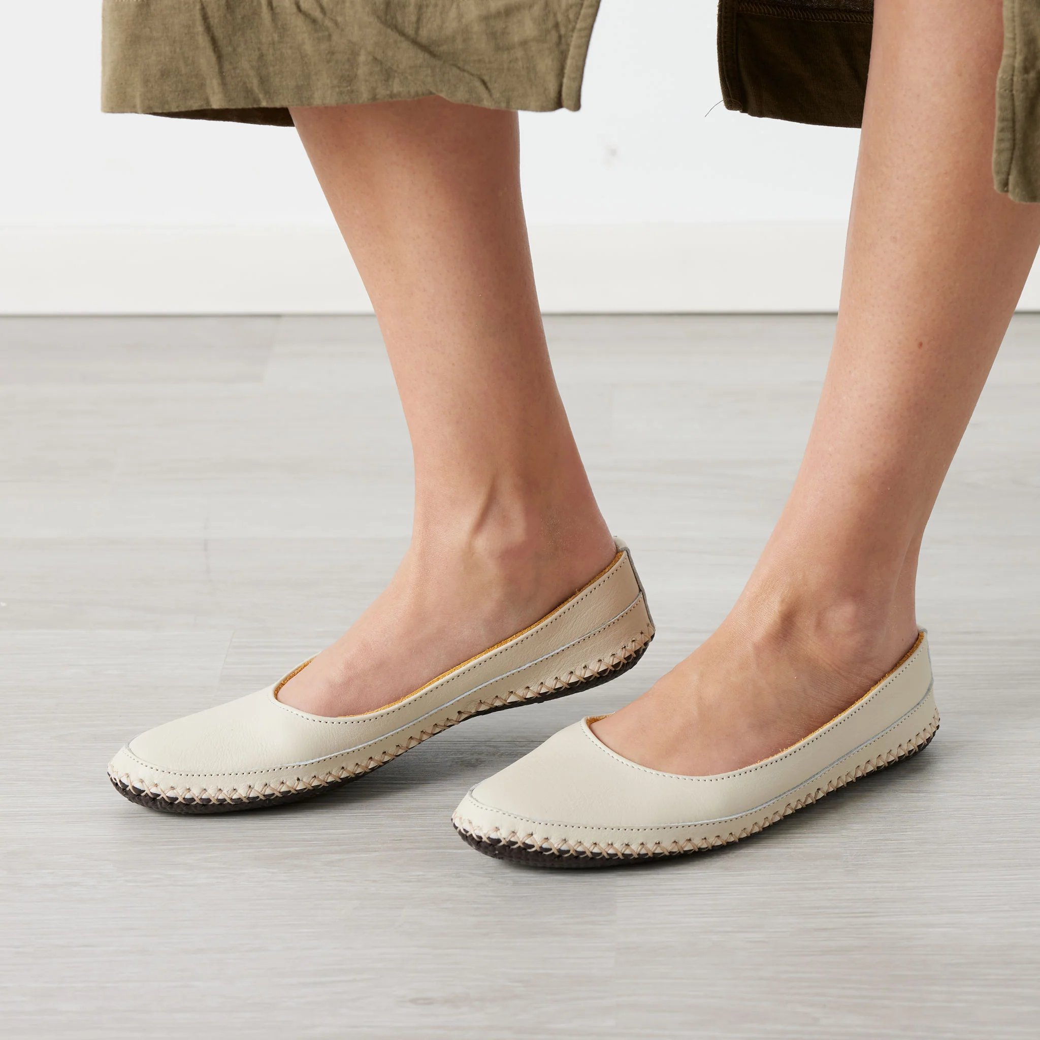 Women’s Relax Skipper: Bone - Image 6